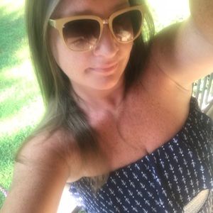 Meet your Posher, Brooke